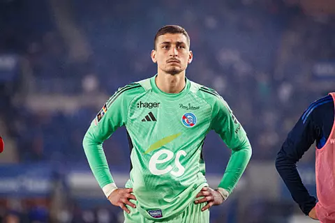 ذا أثلتيك: بورنموث يحسم صفقة حارس تشيلسي